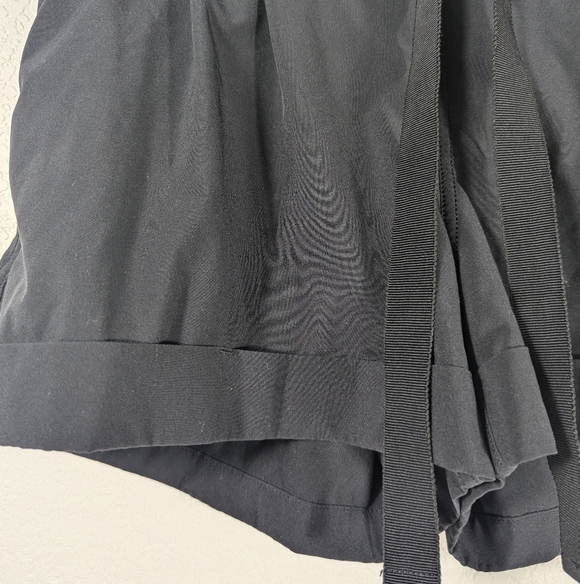 Lululemon Women’s Black Nylon Drawstring Athleisure Cuffed Shorts - Picture 5 of 7